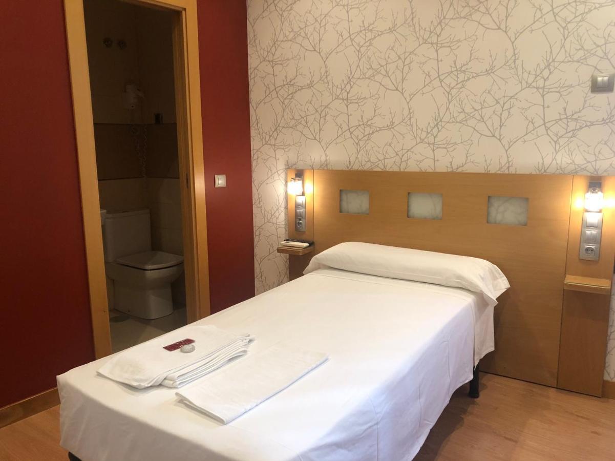 Hostal Rias Bajas Madrid Exterior foto