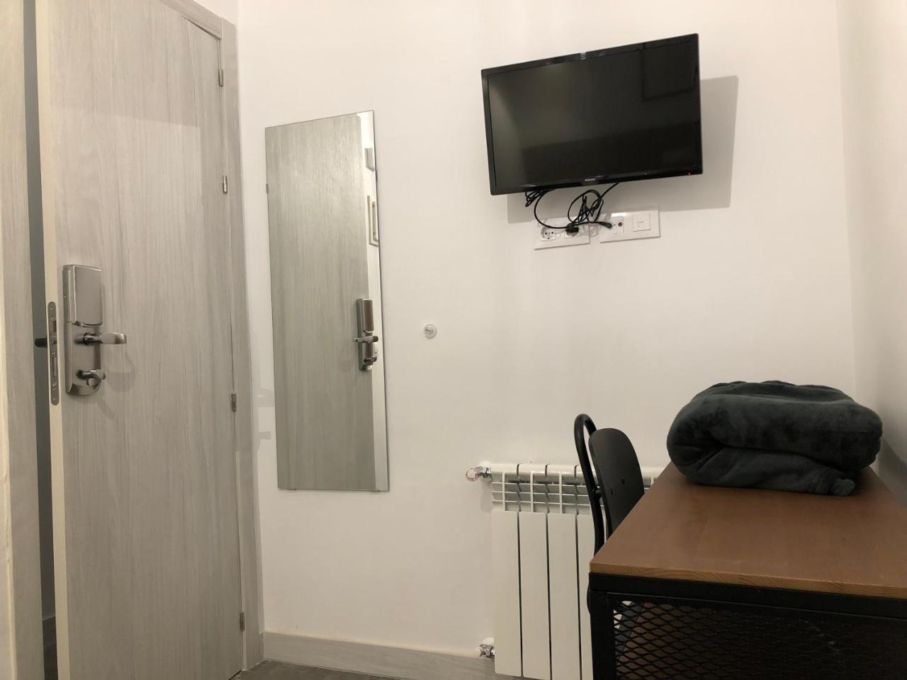 Hostal Rias Bajas Madrid Exterior foto