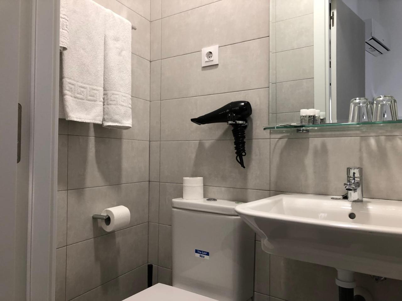 Hostal Rias Bajas Madrid Exterior foto