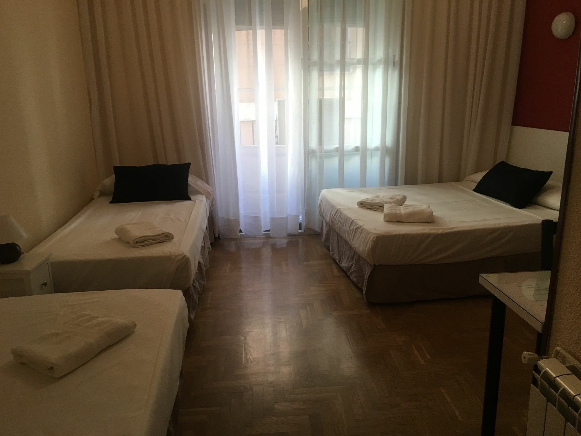 Hostal Rias Bajas Madrid Exterior foto