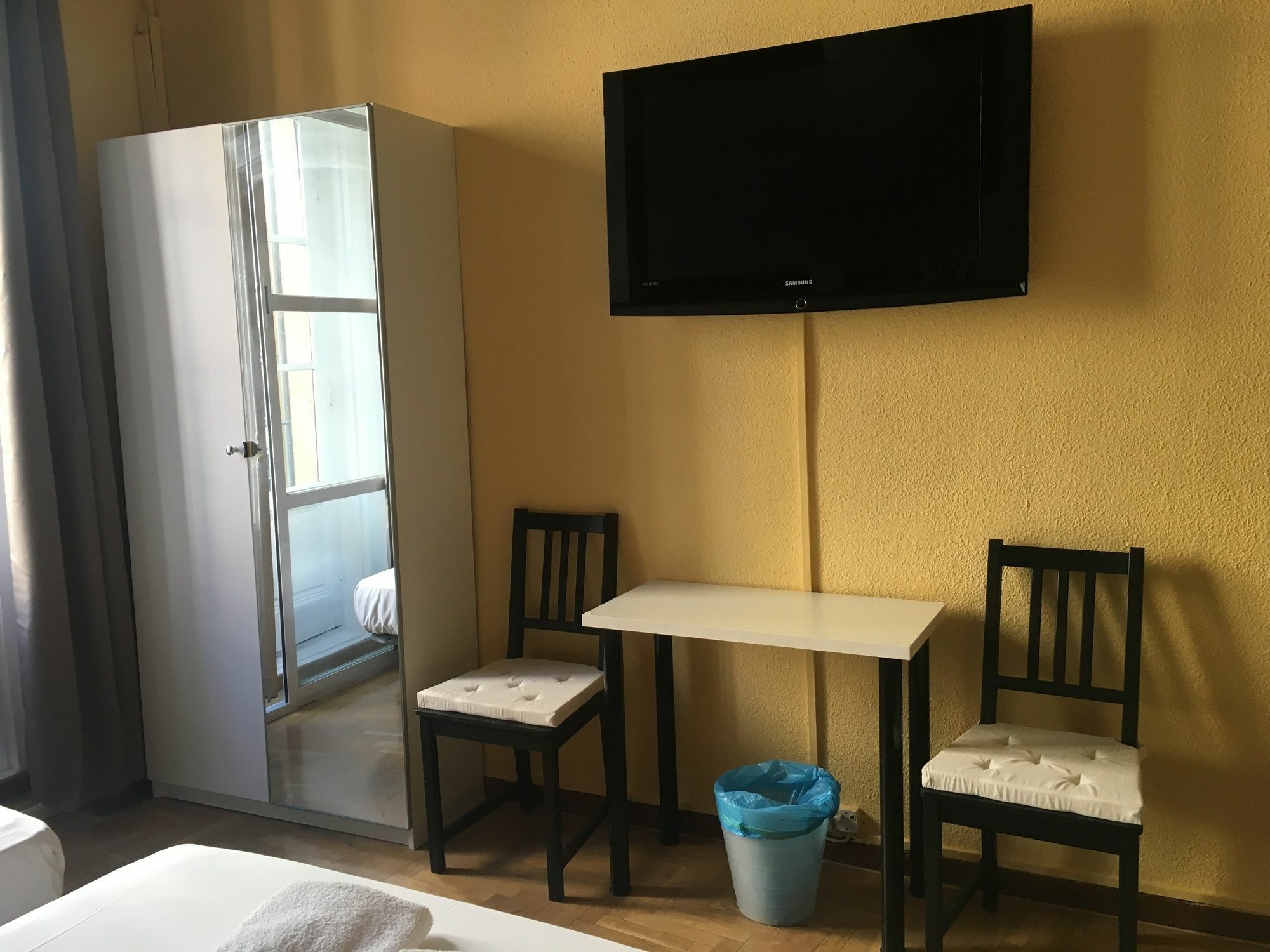 Hostal Rias Bajas Madrid Exterior foto